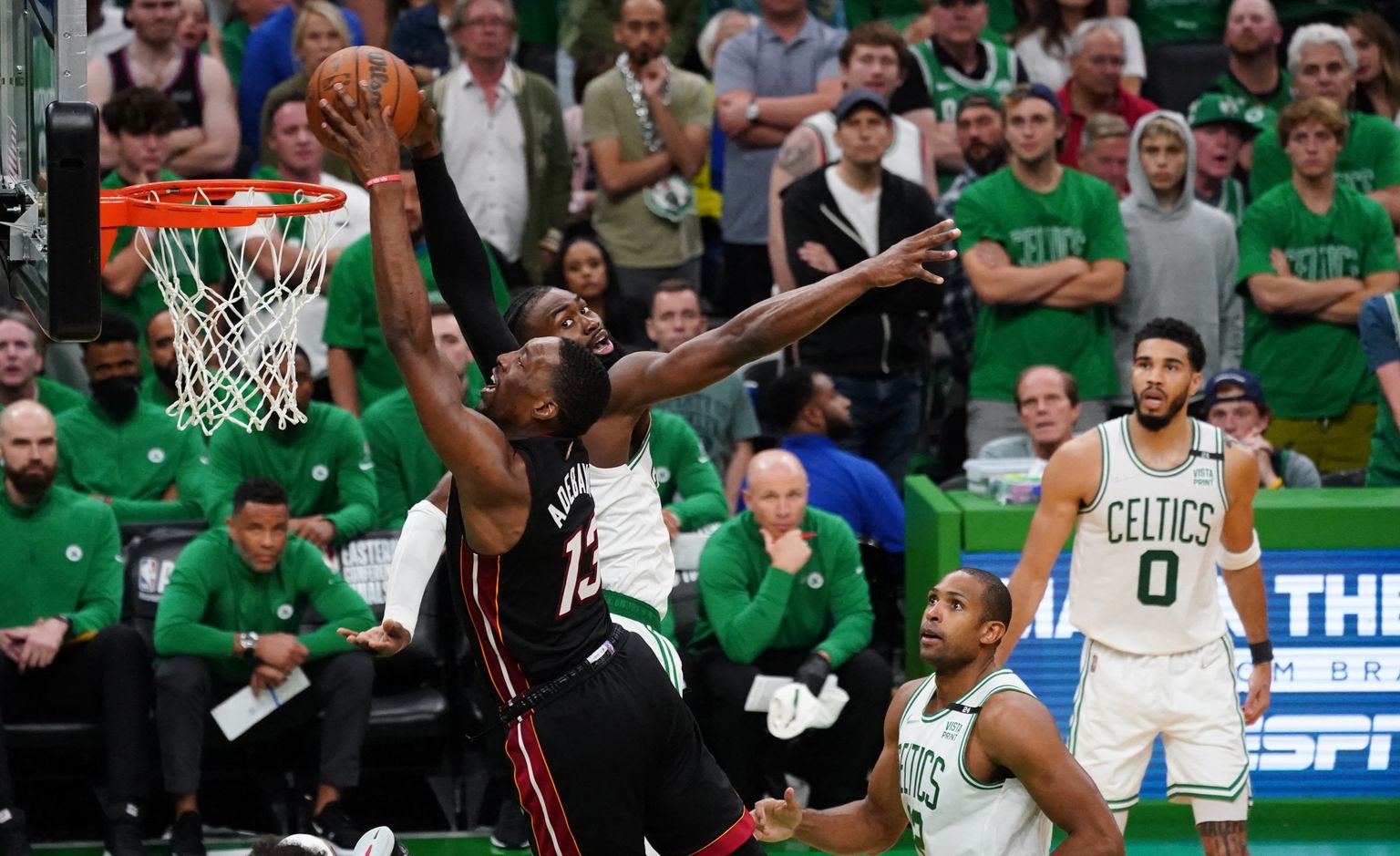 Miami Heat alistas võõrsil Boston Celticsi.