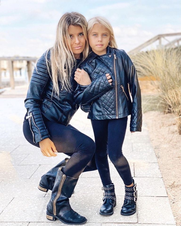 Tohutu trend on kõik «täiskasvanute asjad» laste seljas. Christy Orveland ja tema tütar Ella riietuvad sarnaselt, mõlemad on sotsiaalmeedia mõjuisikud.