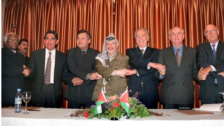 Лауреаты Нобелевской премии мира на палестино-израильской конференции, 1999