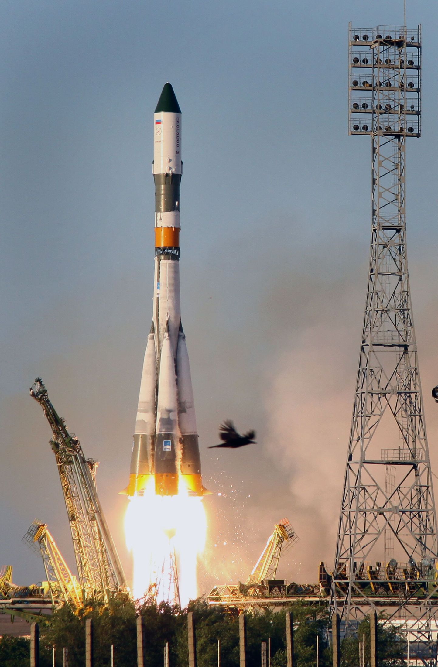 Venemaa Progress M-11M rakett Baikonuri kosmodroomilt startimas.