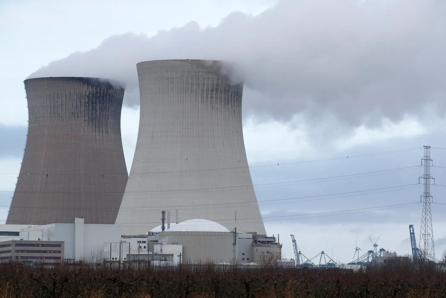 Belgia soovib tuumajaamad sulgeda 2025. aastaks. Fotol  Doeli tuumajaam.