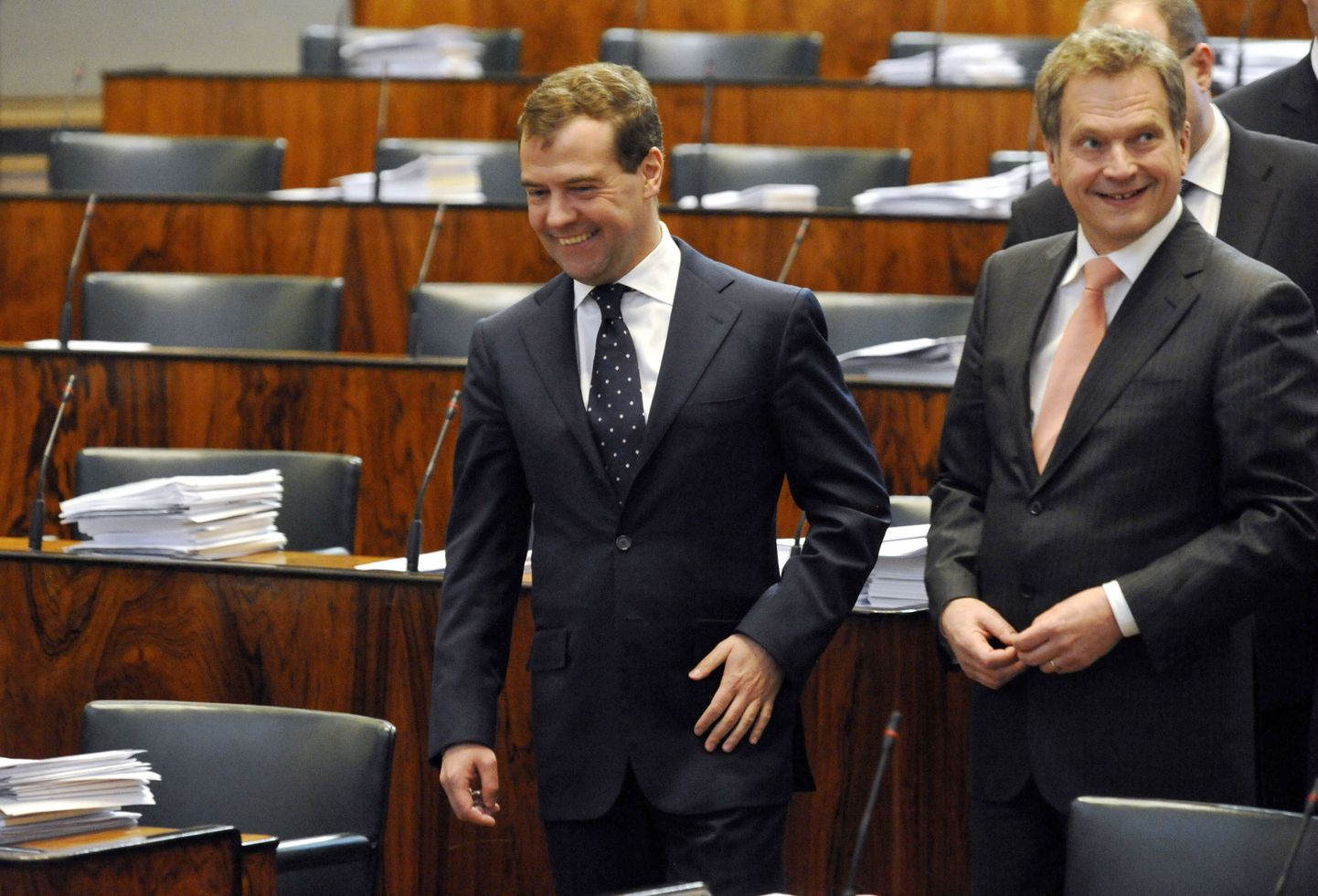 Soome parlamendi spiiker Sauli Niinistö (paremal) ja Vene riigipea Dmitri Medvedev.
