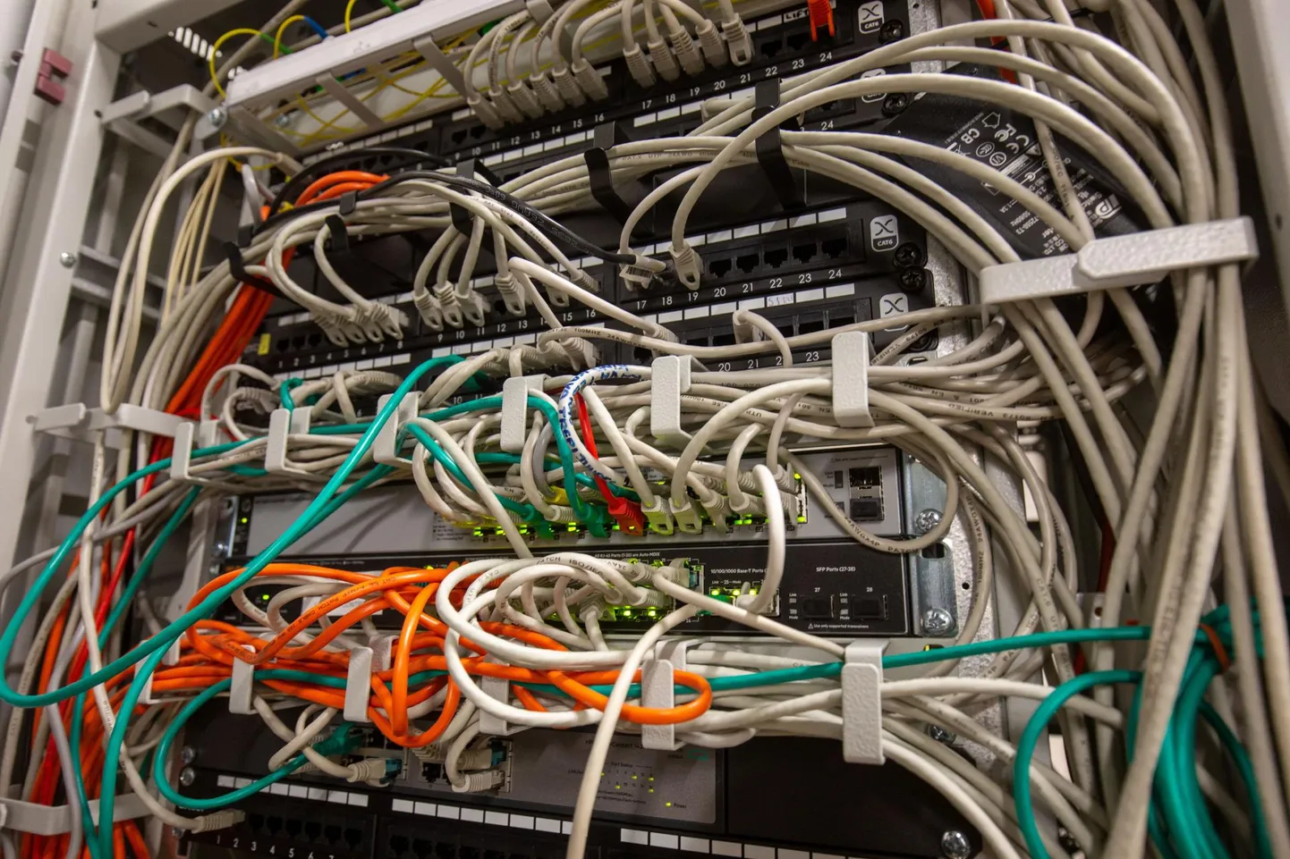 Neljapäeval oli Viljandi kesklinnas mitmes hoones internetiühendus häiritud.