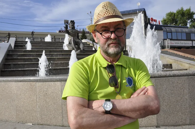 Eesti tuntuim ooperilavastaja Neeme Kuningas Krasnojarskis. Muide, Krasnojarski krai on Venemaa suuruselt teine regioon, rohkem kui nelja Prantsusmaa suurune.