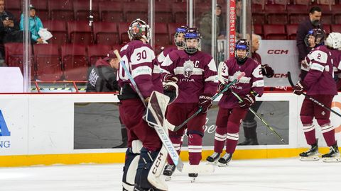 Latvijas U-18 hokejisti noslēdz grupu turnīru ar zaudējumu pret Slovākiju