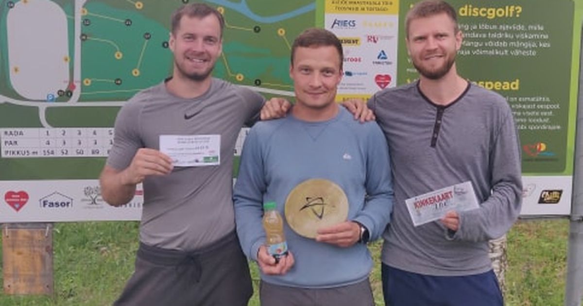 Discgolfarid võistlesid uuenenud Paide Ülejõe discgolfirajal