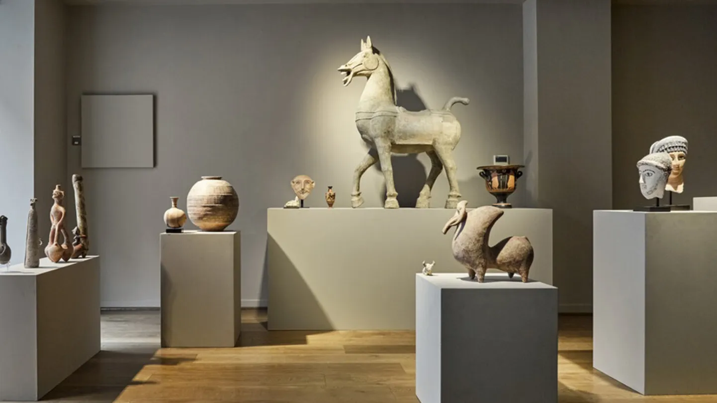 Barakati galeriisid on maailmas mitu. Los Angeleses asuvast galeriist varastati ootamatult kõige hinnalisem kuju, mis pärineb 17. sajandist