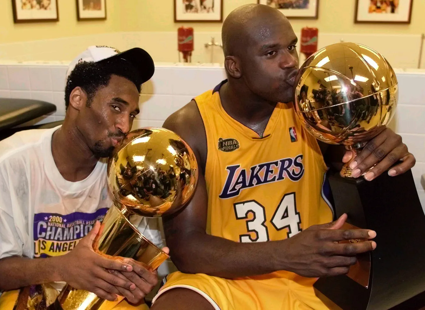 Shaquille O'Nealil (paremal) jääb endist meeskonnakaaslast ja sõpra Kobe Bryantit igatsema.