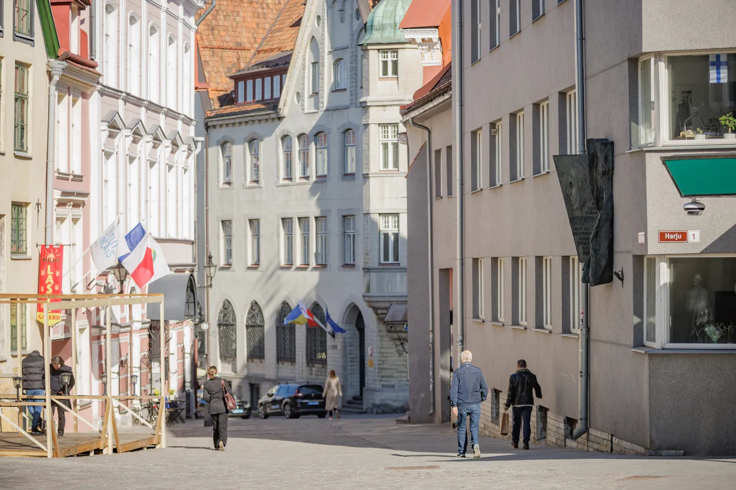 Juhan Smuuli bareljeef Tallinnas Kirjanike maja seinal.
