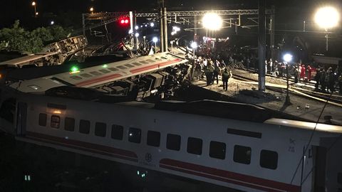 На Тайване сошел с рельсов поезд: 22 погибших и более сотни раненых  