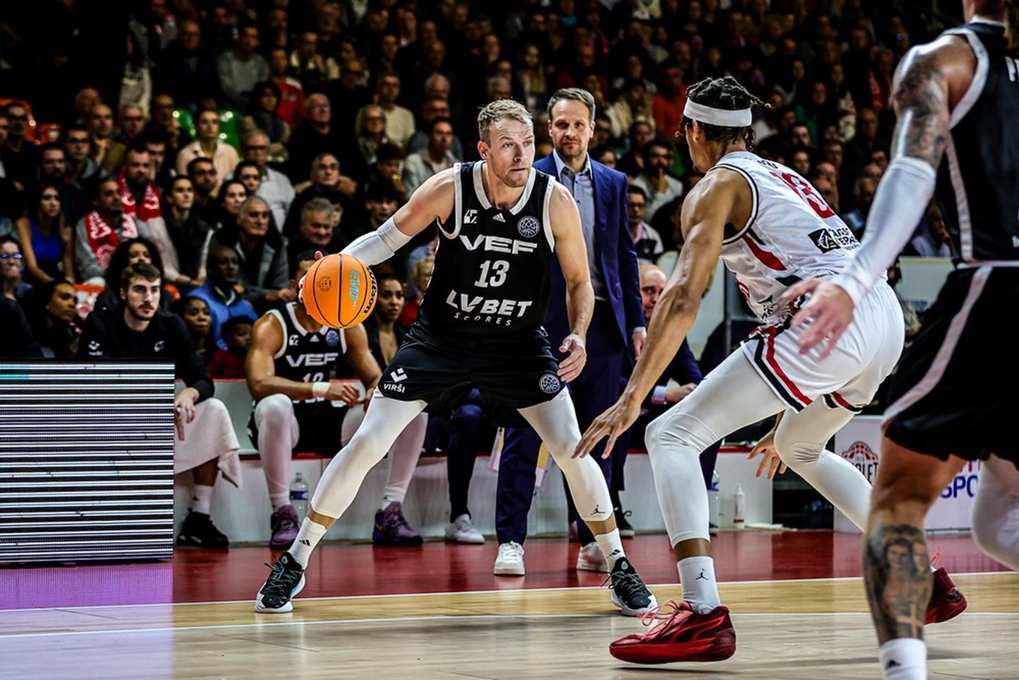 "VEF Rīga" basketbolists Māris Gulbis