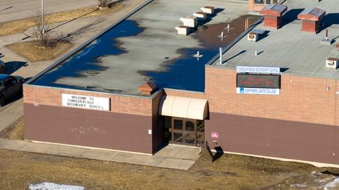 KANADA KOOLITULISTAMINE ⟩ Politsei: kahtlusalune on 18-aastane endalt elu võtnud transsooline