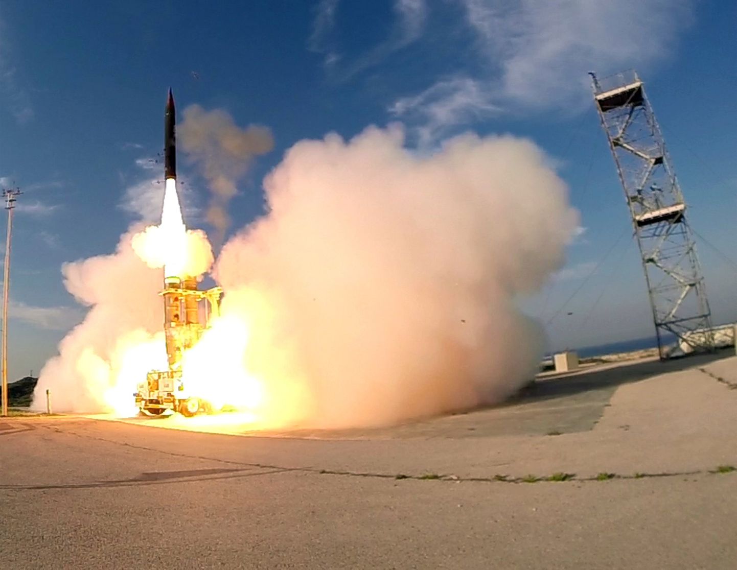 Raketitõrjesüsteemi Arrow 3 raketi start Iisraelis. Foto on illustratiivne.
