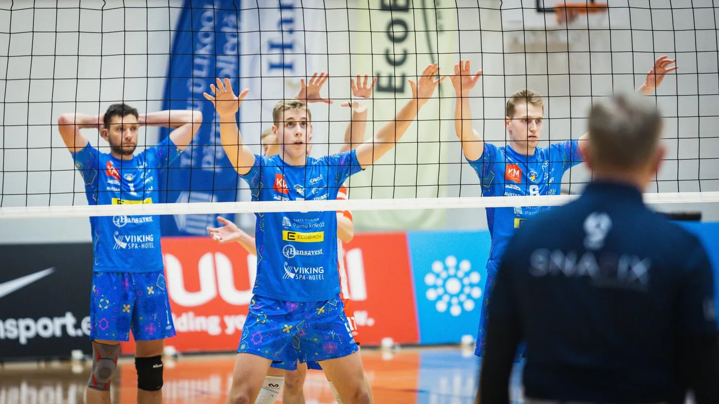 Pärnu võrkpalliklubi meeskond ei saanud poolfinaalseeria kolmandas mängus Tartule kuidagi vastu.