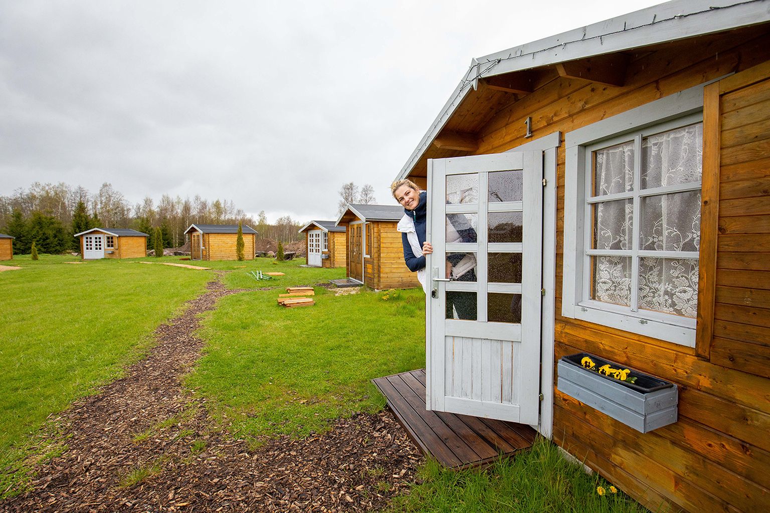Tuuli Klementa Hindreku talu ja peomajast näitab, et just sellistes väikestes majakestes ongi inimestel mõnus omaette puhata.