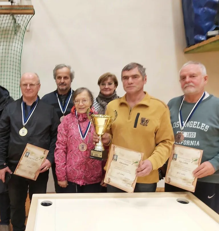 Saarde sportlased võitsid Eesti spordiveteranide liidu meistrivõistlused koroonas.