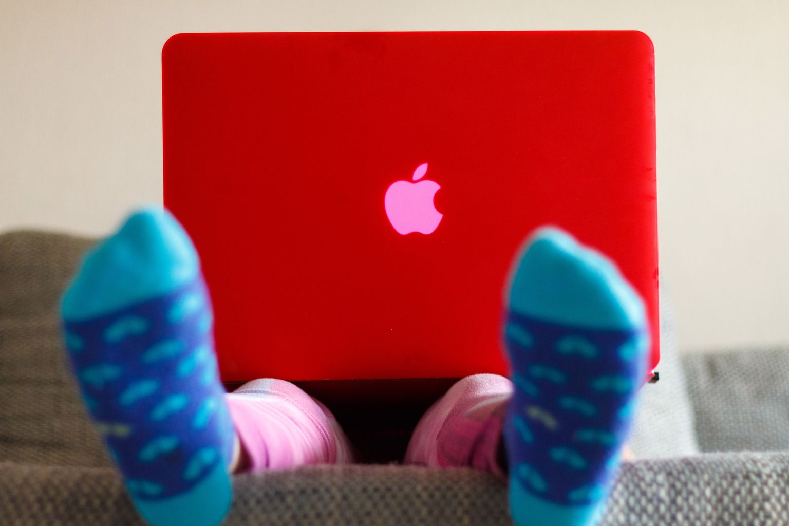 Laps arvutiga. Sülearvuti Apple Macbook.
Aja veetmine arvutis, arvutimängud.




Foto: Arvo Meeks / Lõuna-Eesti Postimees