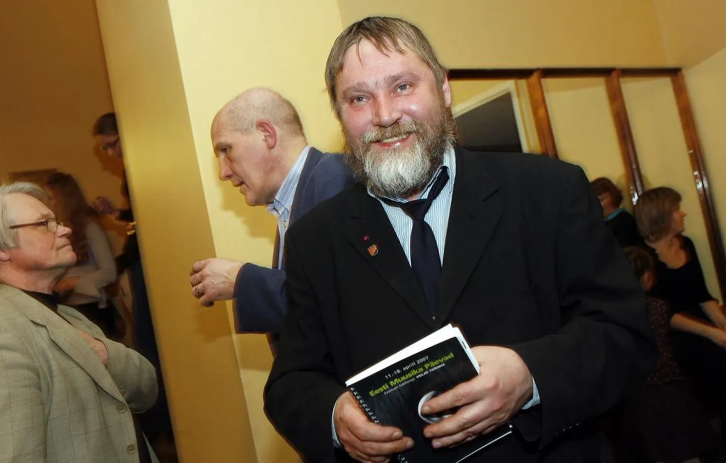 15. septembril juhatab kontserdihooaja sisse Urmas Sisaski planeetidele pühendatud muusika.