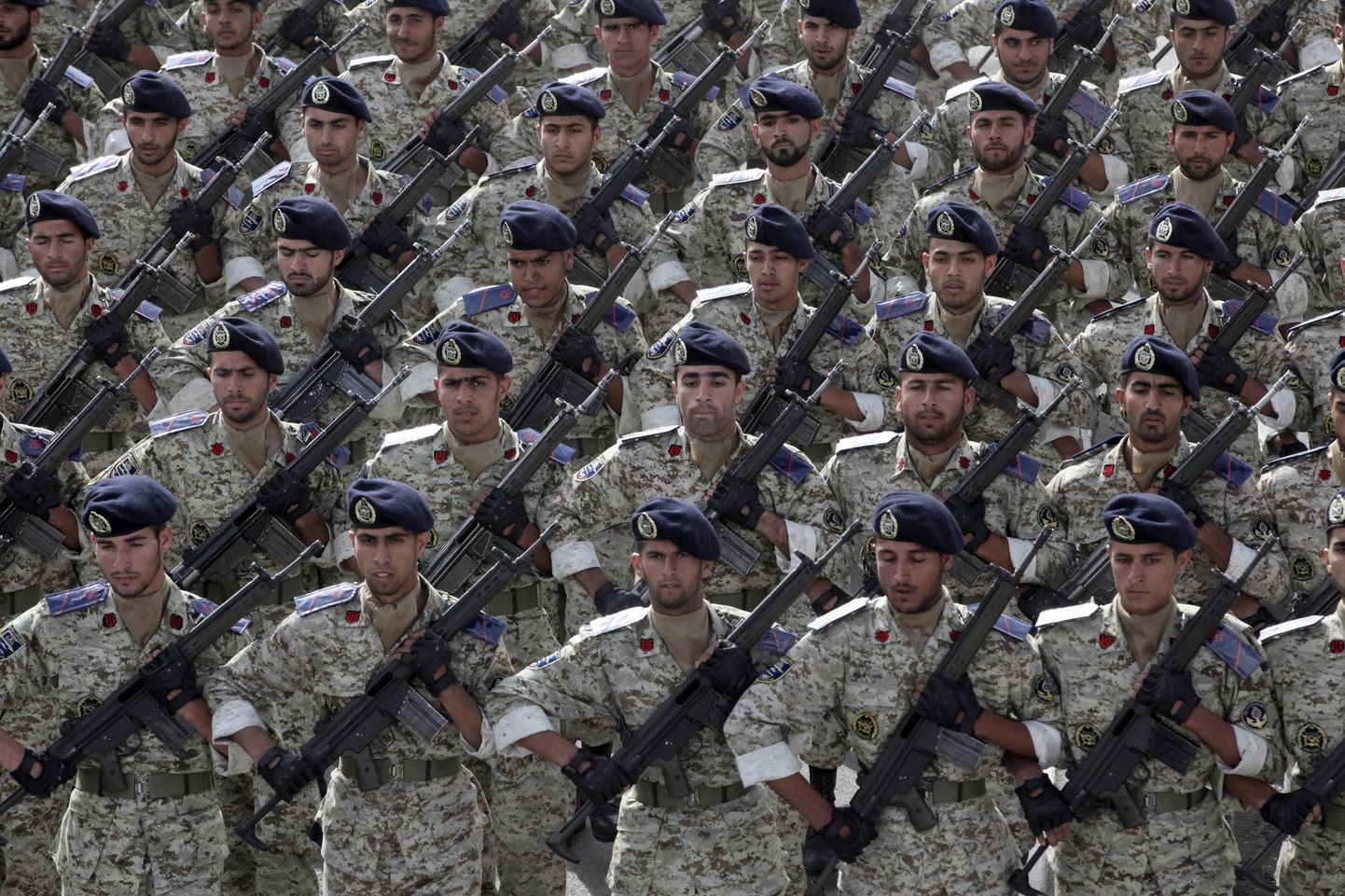 Иранские солдаты.
