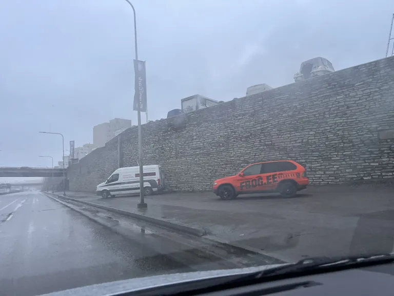 Автомобиль на Лаагна-теэ.