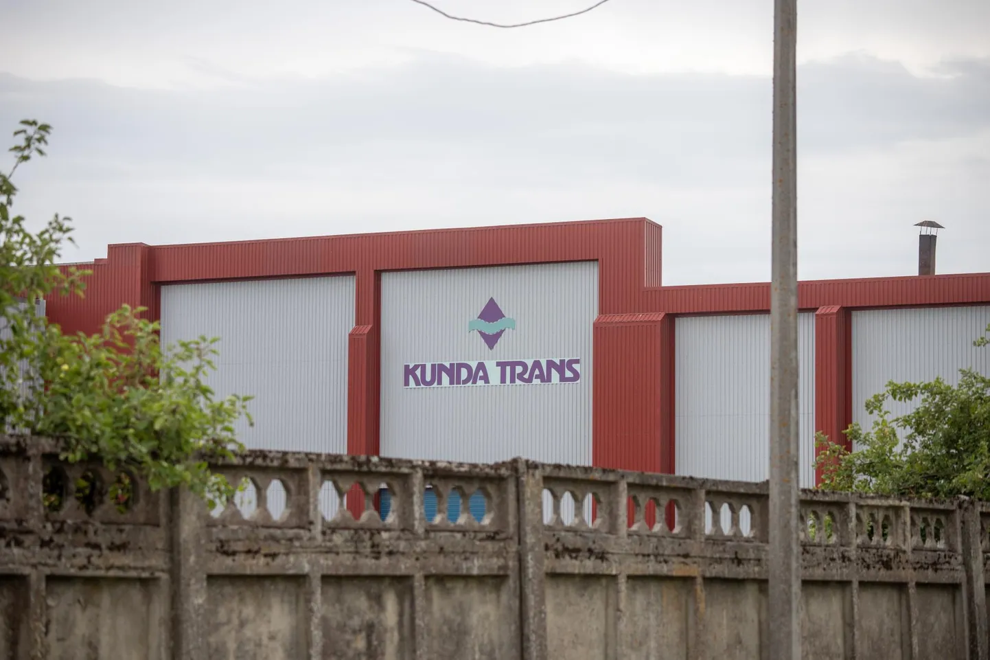 Kunda Transile kuuluvat Tööstuse 8/10 kinnistut pakutakse Ragn-Sellsi vanarehvide purustamise tehase asukohaks.