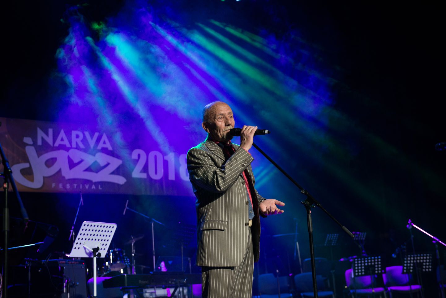 Festivali "Narva Jazz" looja ja korraldaja, saksofonist, pedagoog, bändiliider, helilooja ja arranžeerija, Narva aukodanik Boriss Paršin.