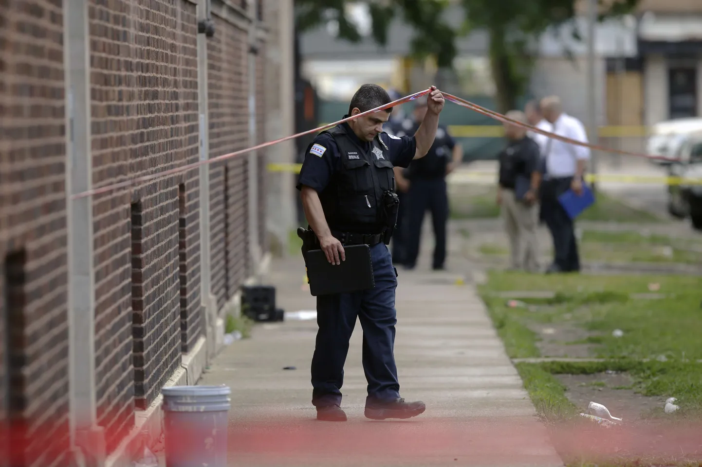 Chicago politseinik ühe tulistamise sündmuskohal.