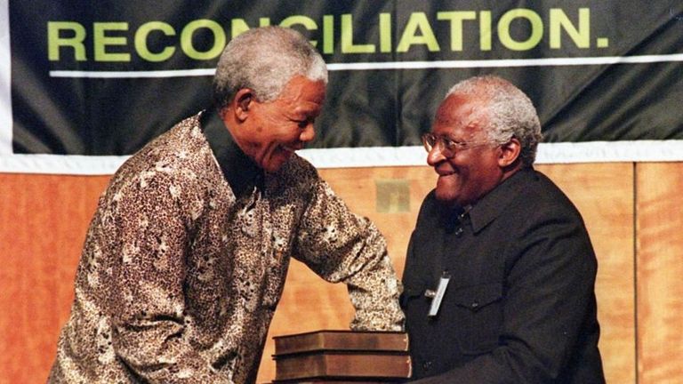 Нельсон Мандела и Десмонд Туту, 1998 год