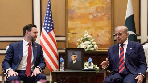 ASV un Irānas sarunas nonākušas strupceļā; Puses nespēj vienoties par Hormuza šauruma izmantošanu