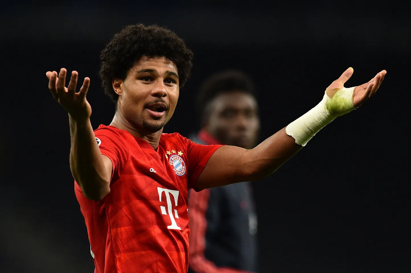 Serge Gnabry värvis Põhja-Londoni vähemalt eile õhtul punaseks.
