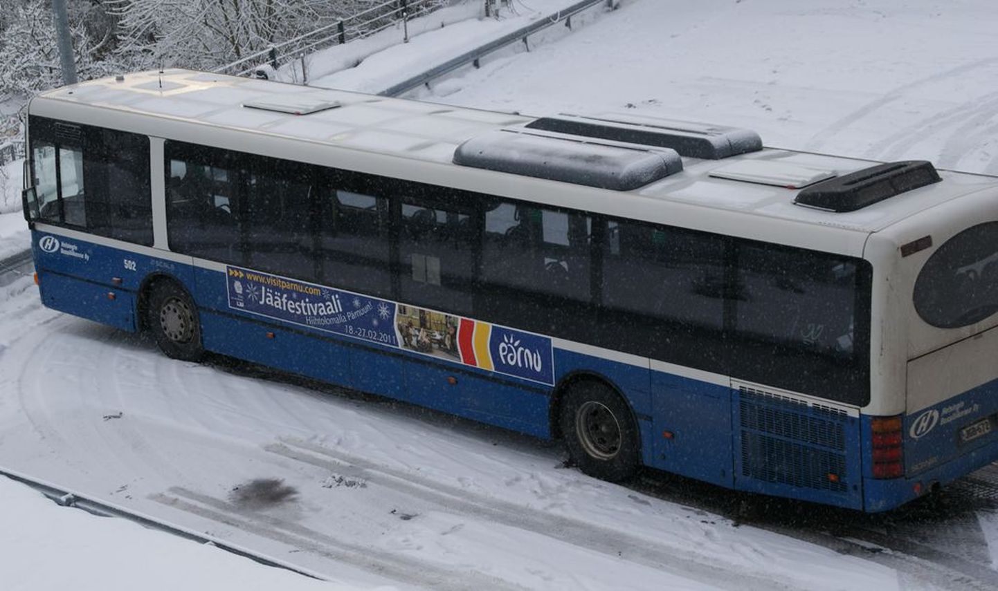 Helsingis promob Pärnu jääfestivali 137 linnaliinibussi.