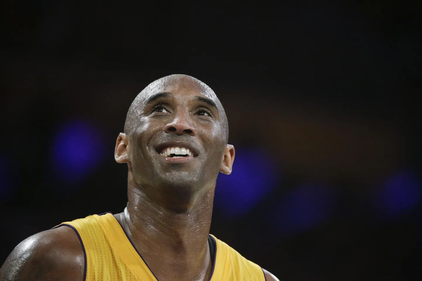 Kobe Bryant on NBA legend, kes viskas karjääri jooksul 33 643 punkti, võttis 7047 lauapalli ja jagas 6306 resultatiivset söötu.