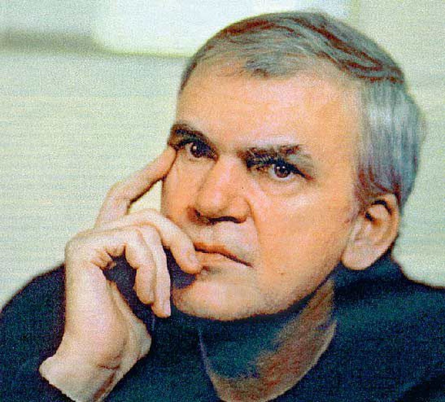 Prantsusmaale emigreerunud tehhi kirjanik Milan Kundera.