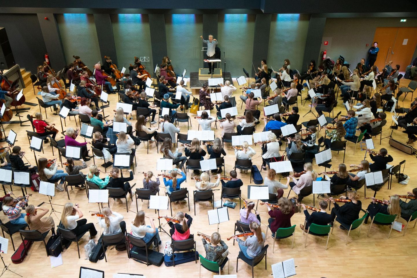 Vanemuise kontserdimajas harjutasid suureks peoks Lõuna-Eesti noorteorkestid.