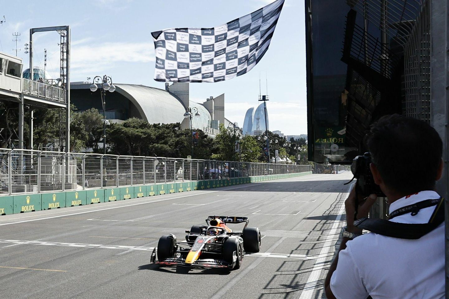 Max Verstappen võttis Bakuus karjääri 25. Grand Prix’ võidu, kuid esimese Aserbaidžaanis.