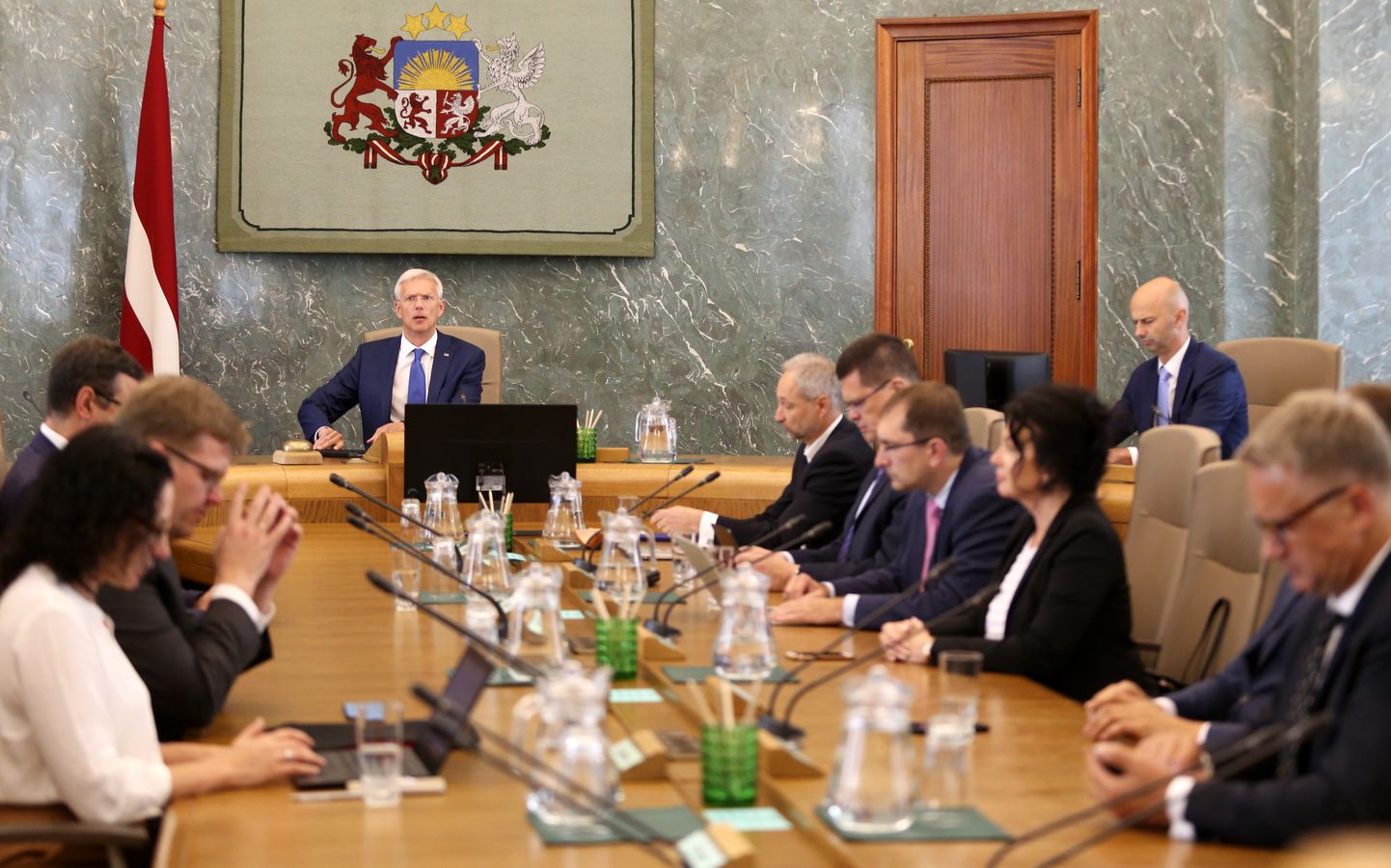 Ministru kabineta ārkārtas sēde par sadzīves atkritumu apsaimniekošanu Rīgā.