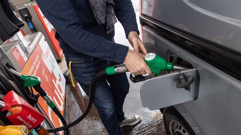 Naftas cenām pasaules tirgū straujš kritums