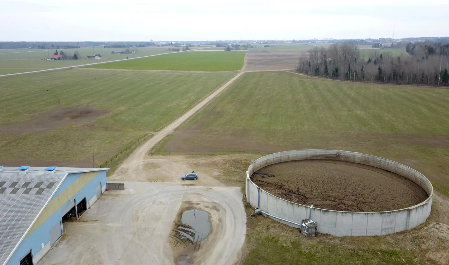 Tartu Agro süda asub Rahingel, kus on piimakarjalaudad ja lägalaguunid. Lõviosa Tartu Agro haritavast maast kuulub riigile ning Euroopa Liidu üldkohus peab otsustama, kas soodne maarent oli õiguspärane või ei.