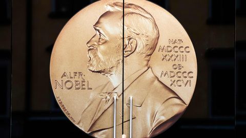 Kaks Nobeli kirjanduspreemia komitee liiget teatasid tagasiastumisest