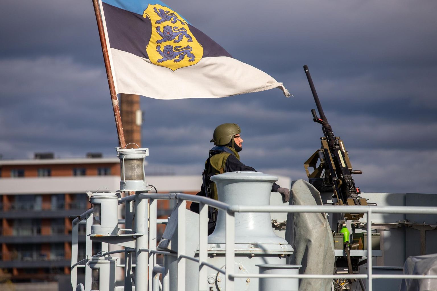 Läänemere kaitse tugevdamine on üks olulisemaid väljakutseid NATO-le lähikümnenditel. Et tegemist on praktiliselt sisemerega, siis vajab lisaks merevägede koostööle tugevdamist ka piirkonna õhukaitse. Läänemeri vajab eraldi kaitseplaani.