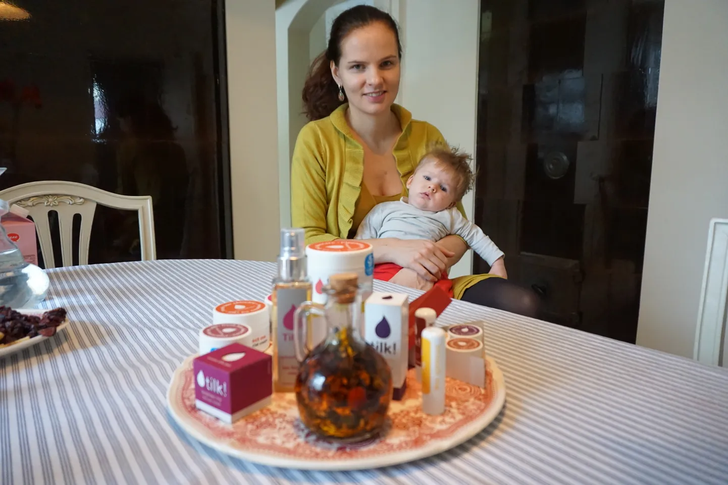 Tilk.bio kaubamärgi looja Pille Lengi jõuab äri täishoos hoida kolme väikese lapse kõrvalt, kellest pisim, Richard, on alles neljakuune. Saladuseks on oskuslik ajaplaneerimine ja otsus võtta partnerid appi.