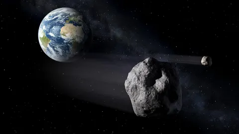Два крупных астероида пронесутся мимо Земли: смотрите в бинокль или в нашем видео