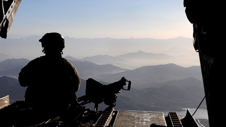 Американские военные и геологи облетели весь Афганистан и нанесли все ресурсы на карты. Добыть их с воздуха не получится