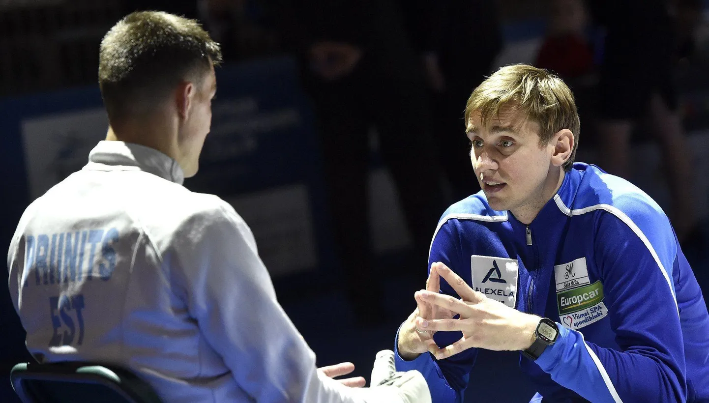 Nikolai Novosjolov (paremal) juhendamas EMil Sten Priinitsat.