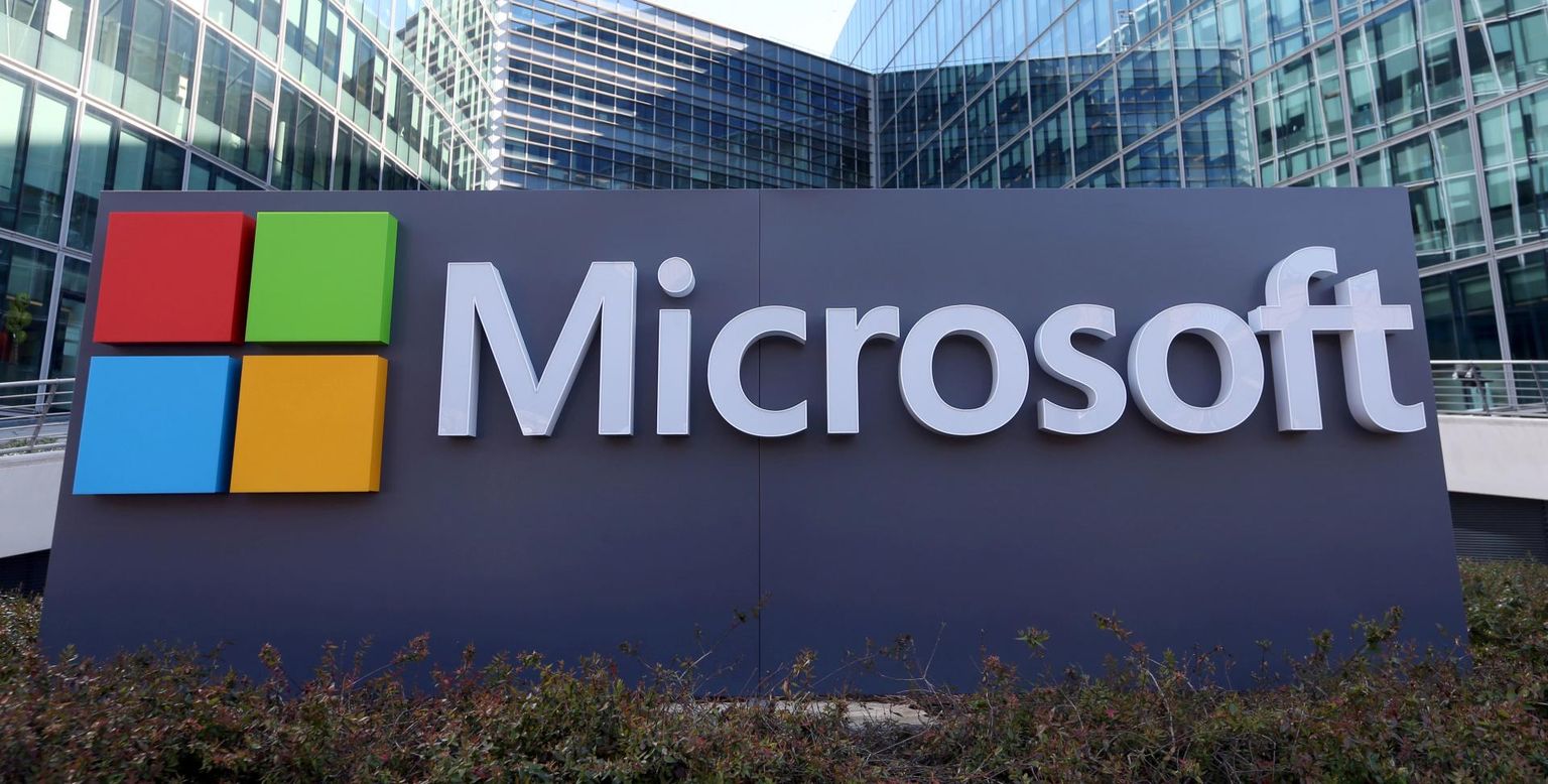 Microsoft Corporationi logo ettevõtte peakorteri lähedal Pariisis.