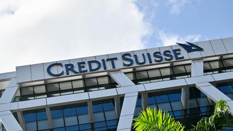FT: UBS nõustus ostma Credit Suisse'i kahe miljardi dollari eest