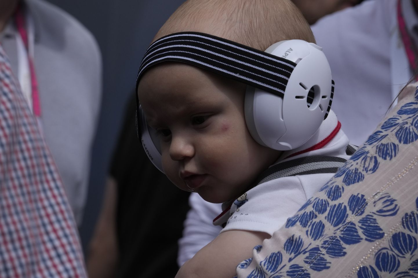 Väikelapse kuulmist saab mürarohketel üritustel kõrvaklappidega kaitsta