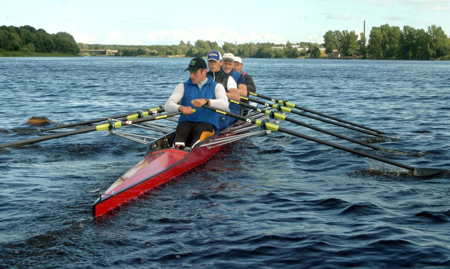 Neljapaat Pärnu jõel treeningul