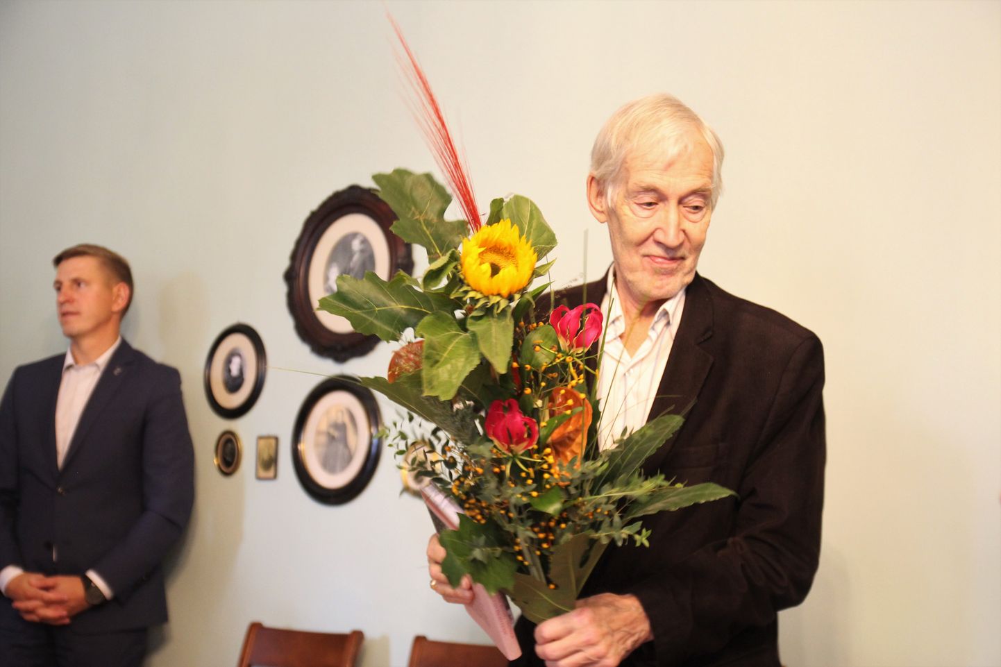 Kirjanik Jaan Kaplinski võttis eelmisel sügisel Võrus vastu Bernard Kangro kirjanduspreemia.
