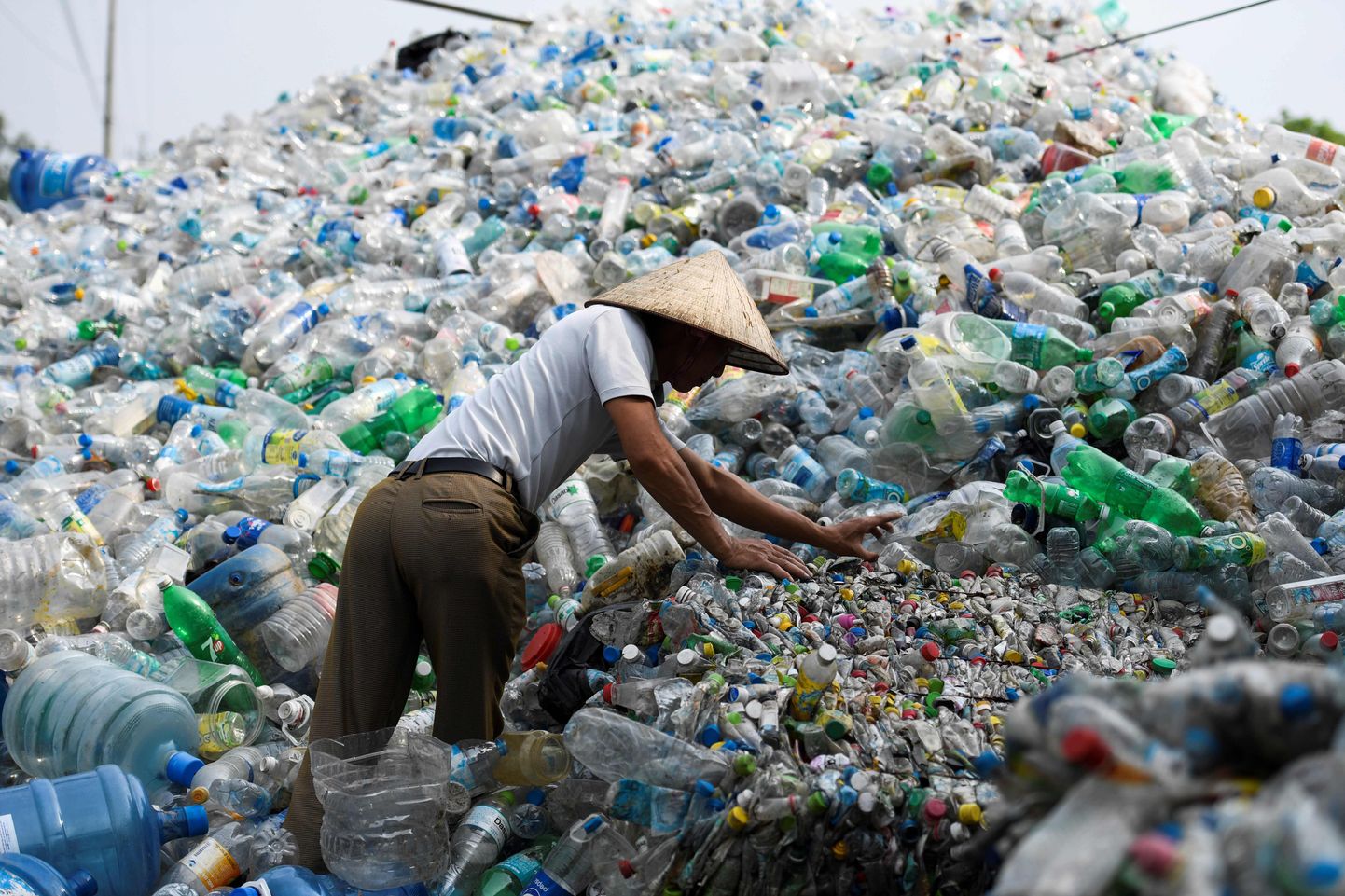 Üle poole ookenisse sattuvast plastprügist tekitavad Hiina, Indoneesia, Filipiinid, Tai ja Vietnam.